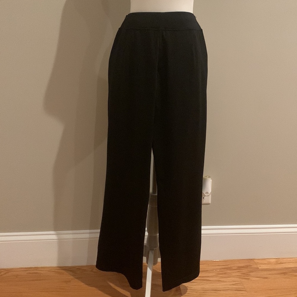 Limited Reebok joggers. Size M - Picture 7 of 8